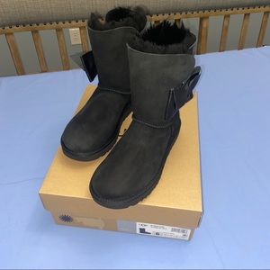 LIKE NEW Ugg Daelynn Boots